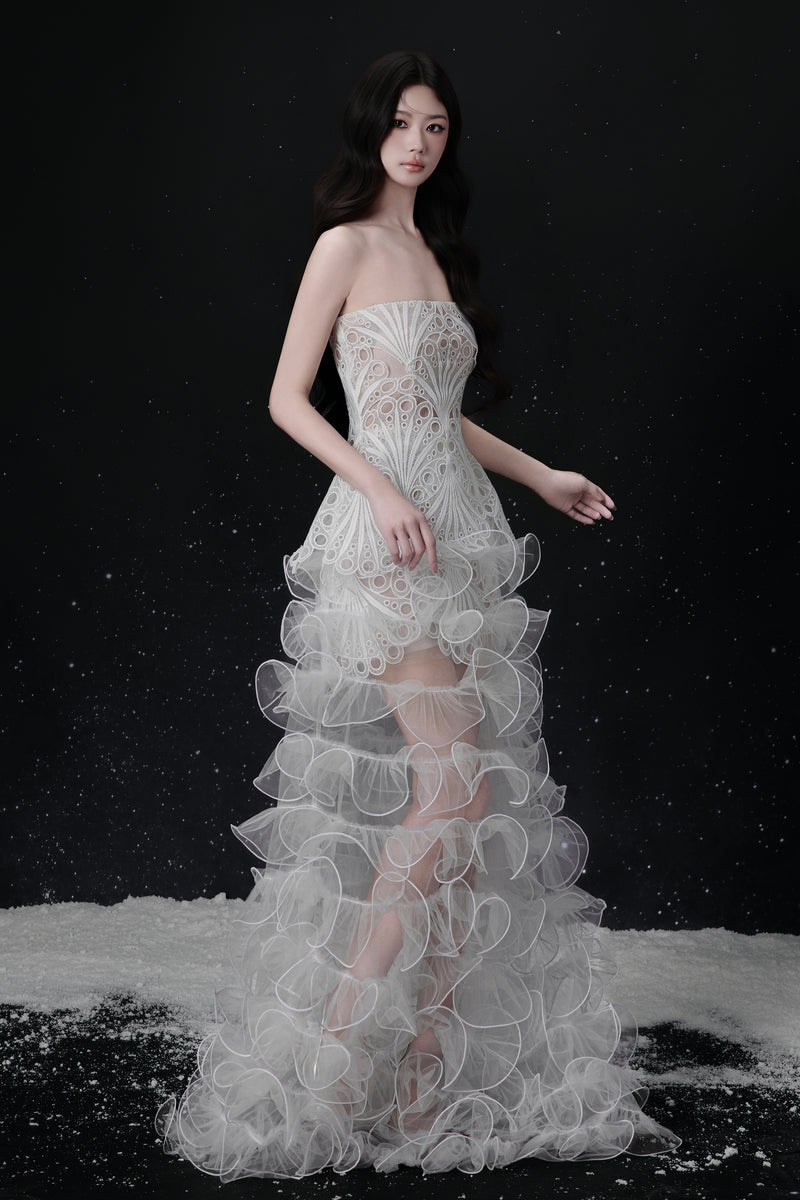 LUMIÈRE STRAPLESS RUFFLE TULLE DRESS – RAFFINÉ